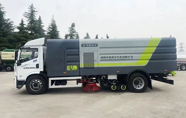 凌宇純電動(dòng)洗掃車的特點(diǎn)詳解！出色在哪？